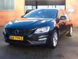 Volvo V60 Kombi Momentum AWD Twin Engine, Leder, 162kw - Volvo V60 Unfallwagen