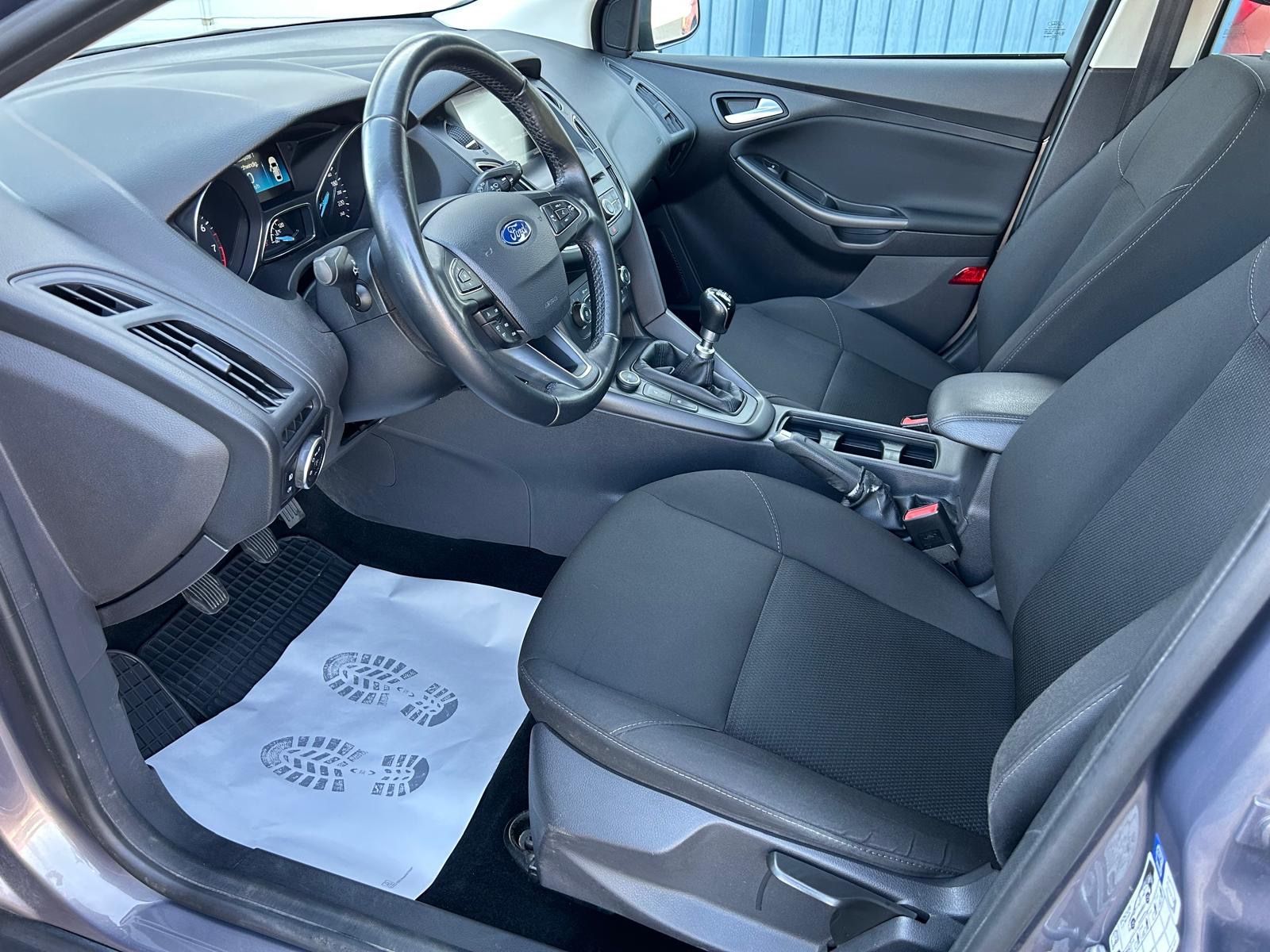 Fahrzeugabbildung Ford Focus Lim.°Navi°PDC°Alu°Tüv Neu°