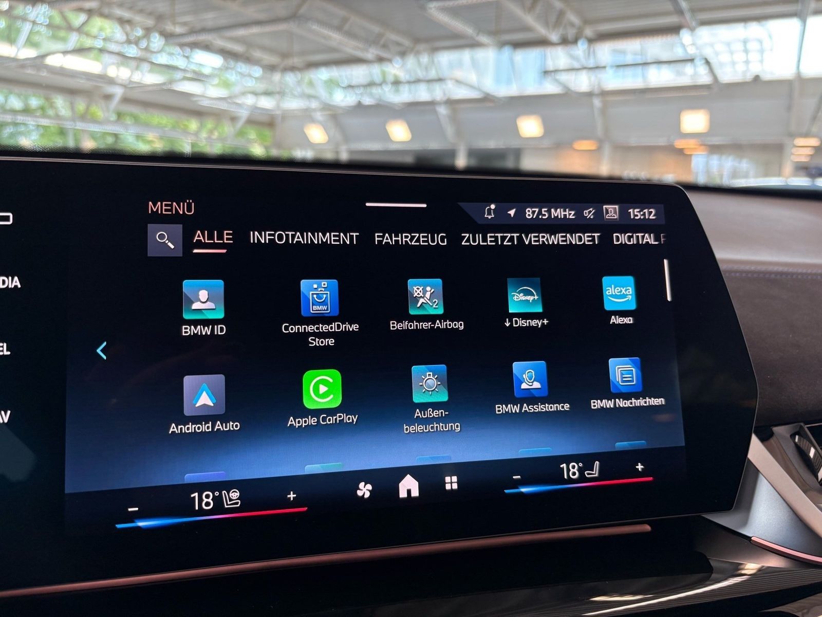 BMW iX2 - Bild 12