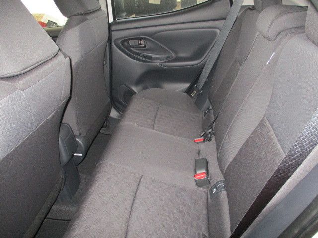 Fahrzeugabbildung Toyota Yaris Hybrid Black&White