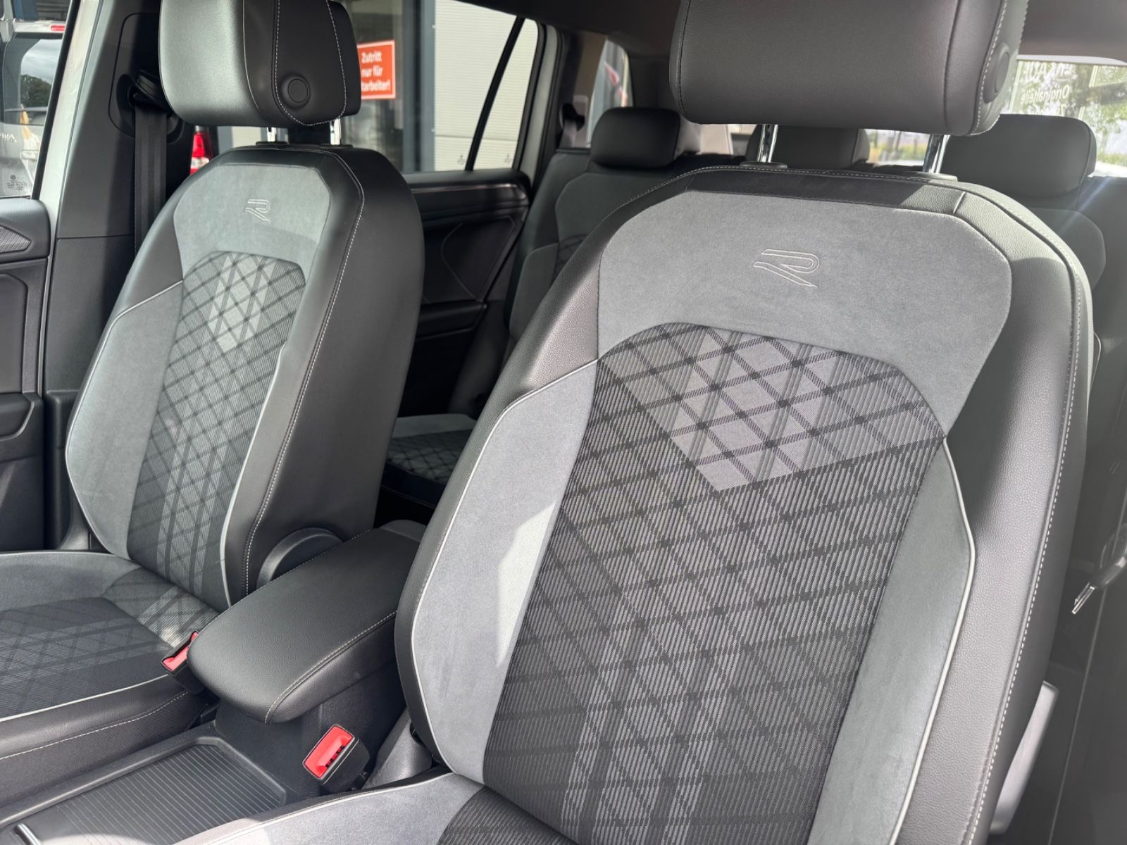 Volkswagen Tiguan Allspace R-Line 4Motion *7-SITZER/STHZ* foto 12