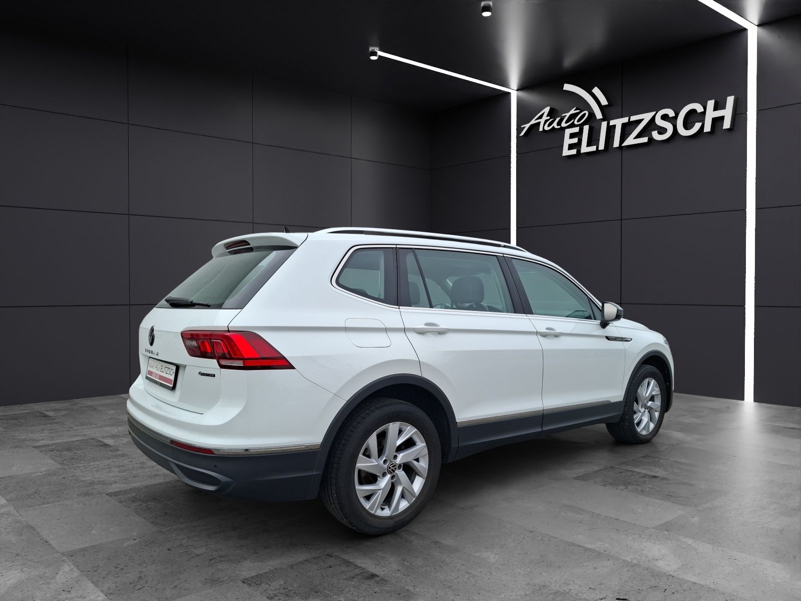 Fahrzeugabbildung Volkswagen Tiguan Allspace TDI Life DSG 4M LED Navi AID ACC
