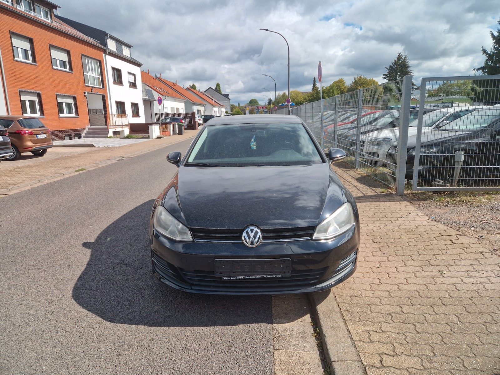 Volkswagen Golf - 1