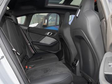 صورة 4 لـ 2025 BMW M235