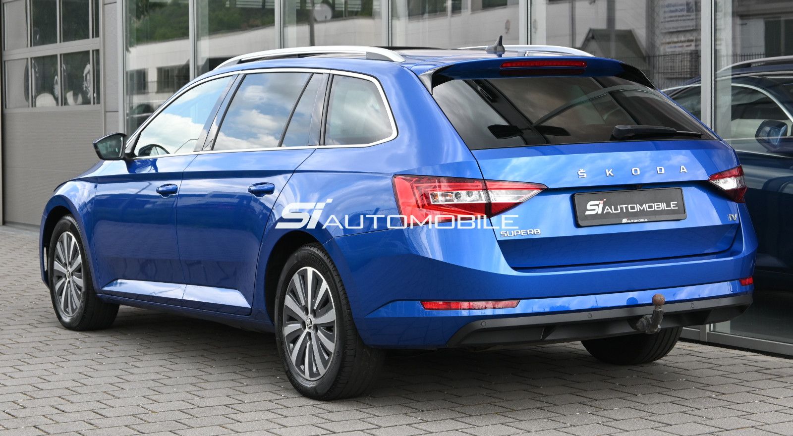 Fahrzeugabbildung SKODA Superb 1.4 TSI iV DSG AMBITION COMBI °AHK°PANO°