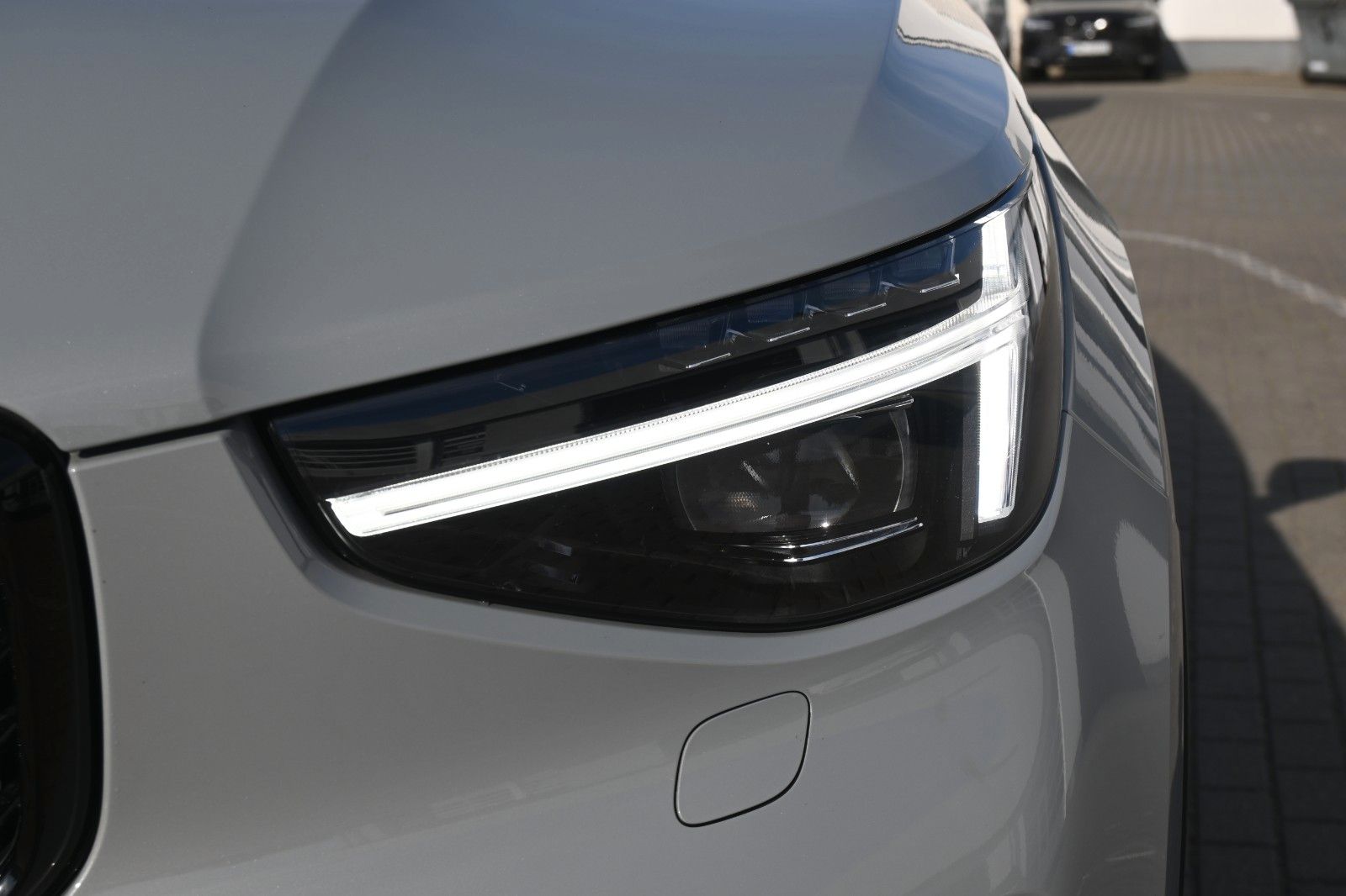 Fahrzeugabbildung Volvo XC40 B3 Plus Dark*FSHZG*360°*ACC*PIXEL