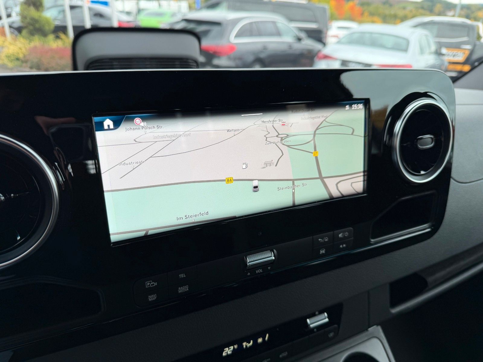 Fahrzeugabbildung Mercedes-Benz Sprinter 319 CDI 3665 DoKa AHK Klima LED