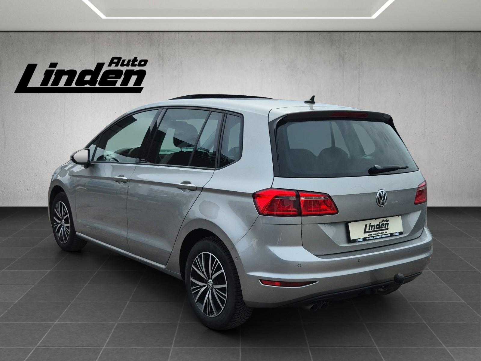 Volkswagen Golf Sportsvan Allstar AHK Kamera Pano Dynaudio