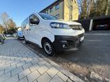 Opel Vivaro 2,0l /110 kW mit Sortimo Ausstattung  - Opel: Firmenfahrzeug