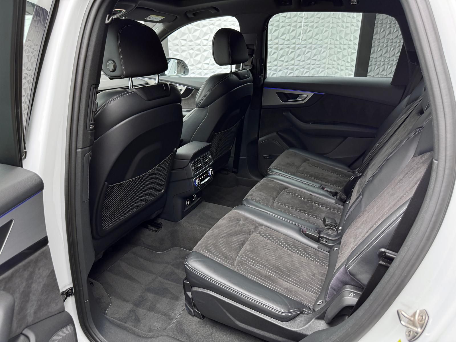 Fahrzeugabbildung Audi 3.0 TDI QUA/S-LINE/PANO/ALLRADLENK/STHZ/LUFT/AHK