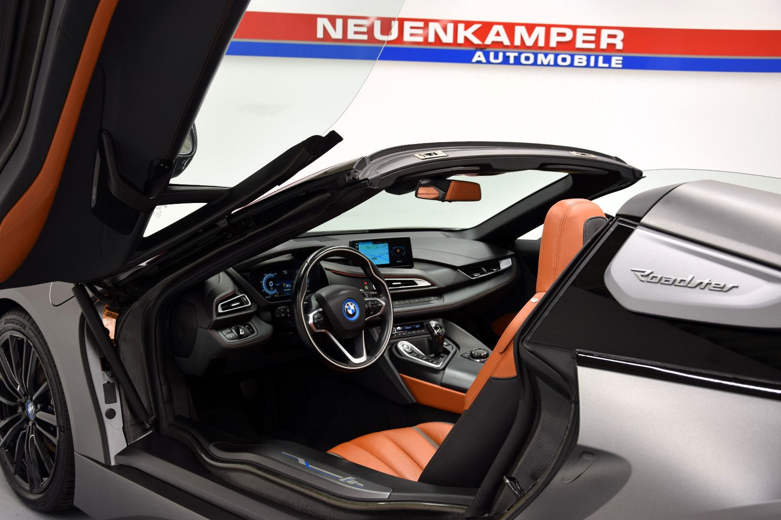 Fahrzeugabbildung BMW i8 Roadster Laser HuD h/k Voll-Foliert AppleCarP