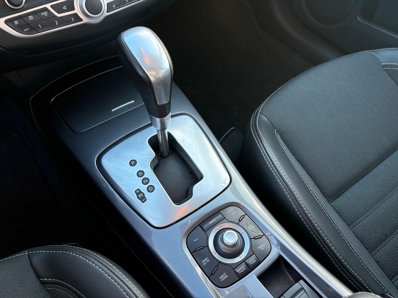 Renault Laguna 2010 — photo 9