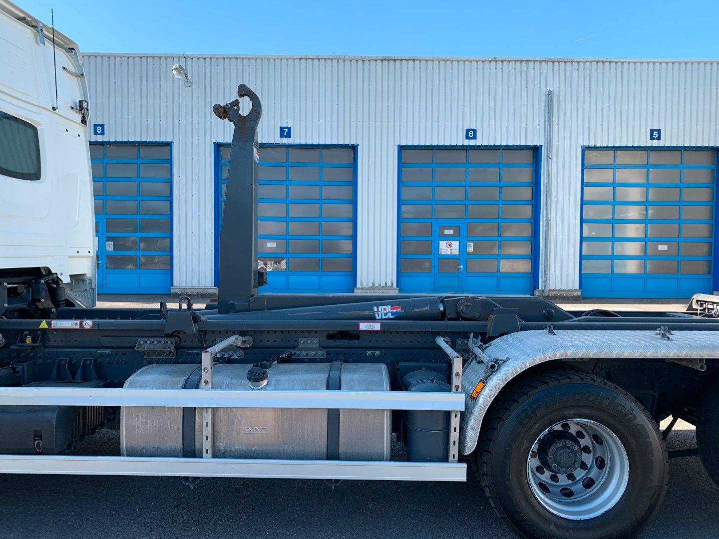 Fahrzeugabbildung DAF FAN XF 480 VDL Abrollkipper