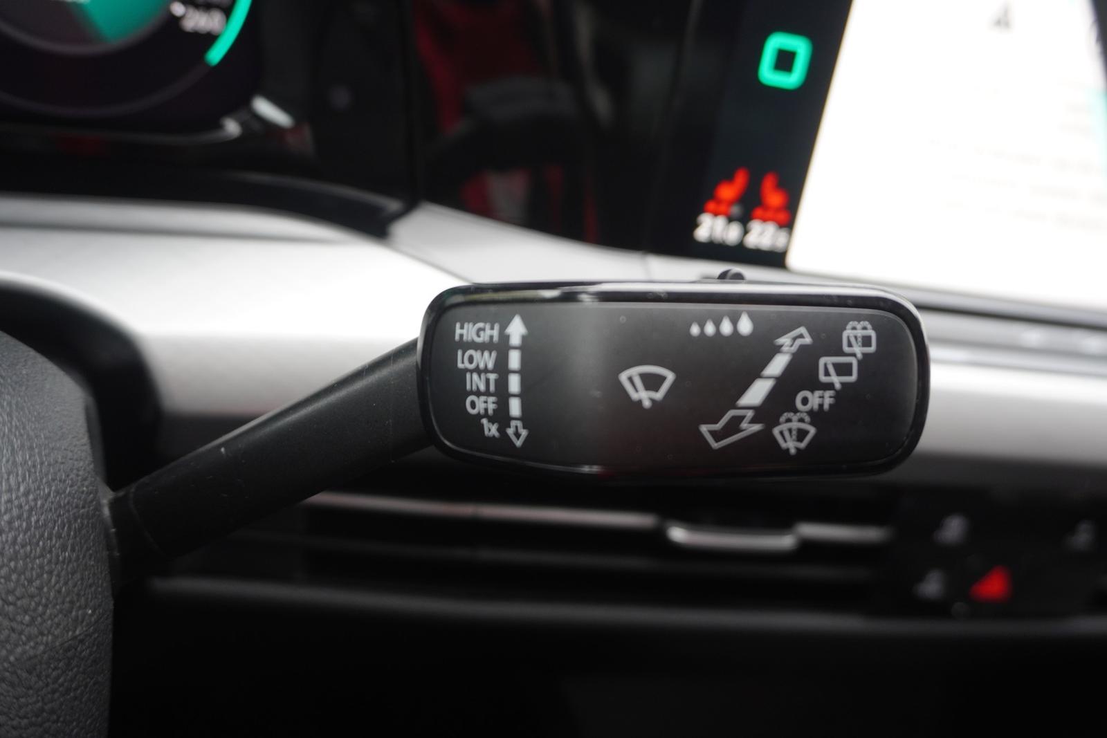 Volkswagen Golf VIII 1.5 TSI Life Navi App-Connect DAB, миниатюра 28