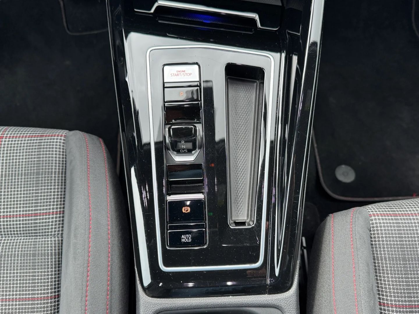 Golf VIII GTI 2.0 TSI DSG *BLACK*MATRIX*H&K*