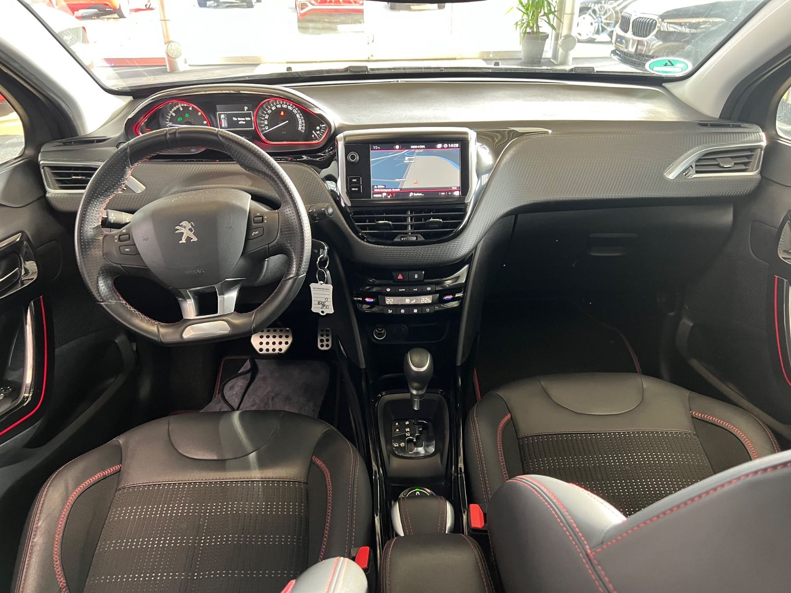 Fahrzeugabbildung Peugeot 2008 Allure GT LINE AUTOMATIK*DACHHIMMEL MIT LED