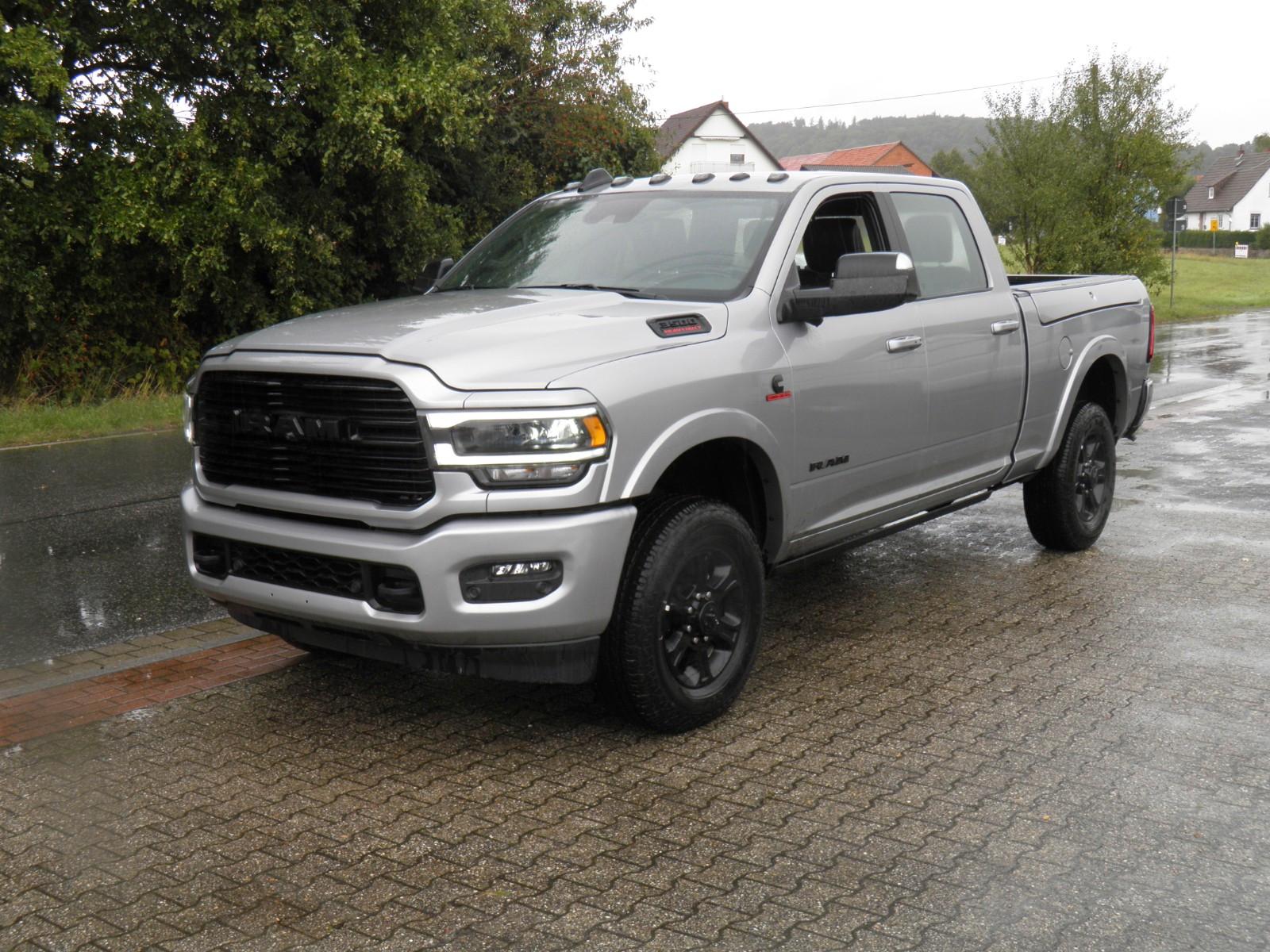 Dodge RAM 3500 CREW 4X4 DIESEL 3500 KG ZUL GG NIGHT ED
