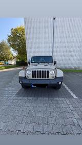 Jeep Wrangler JK Unlimited in Sonderfarbe - Jeep Wrangler Gebrauchtwagen in Berlin