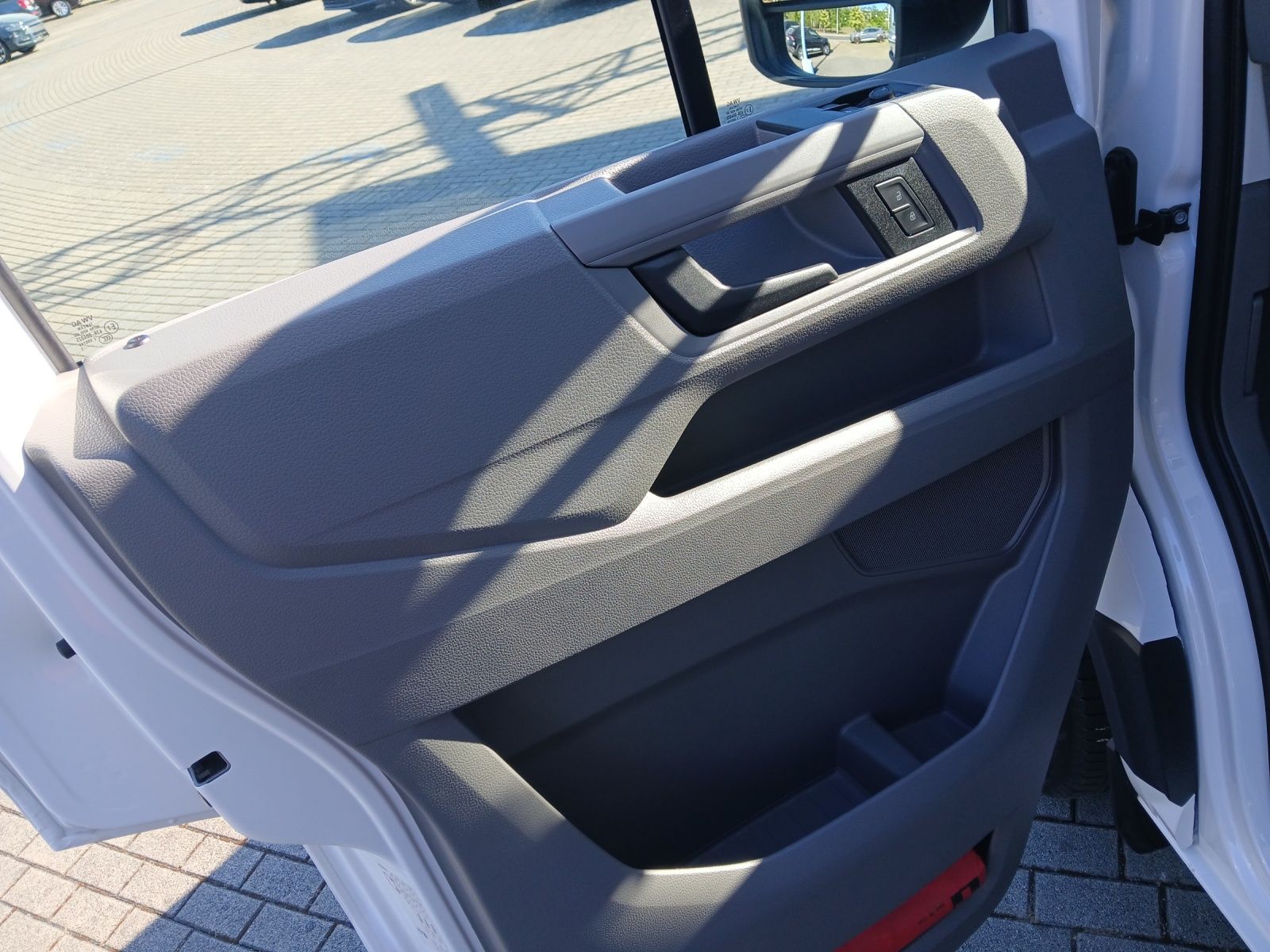 Fahrzeugabbildung Volkswagen Crafter Kasten TDI 130 kW MR 4 MOTION TLED RearV