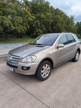 Mercedes-Benz ML 320 CDI 4MATIC - - graue Mercedes-Benz ML 320