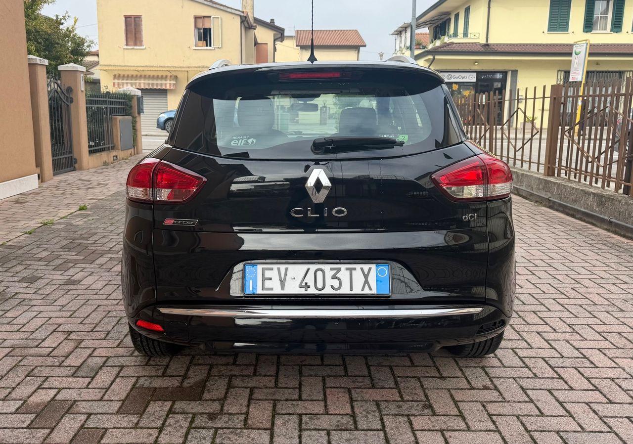 Renault Clio 2014 — салон