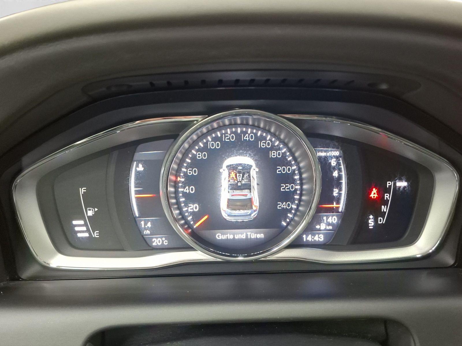 Volvo XC60 T5 AWD SUMMUM AHK PANO LEDER