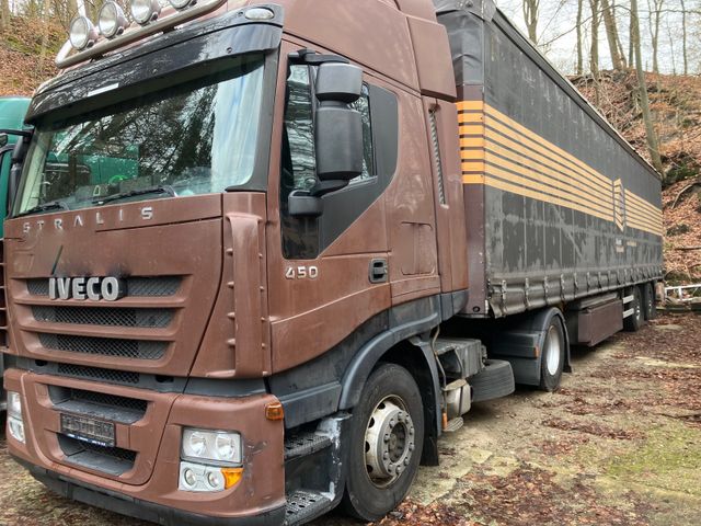 Iveco AS440S45T