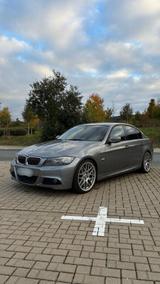 BMW E90 330D M Paket N57 / 1 Vorbesitzer /... - BMW 330 aus 2010: 330d