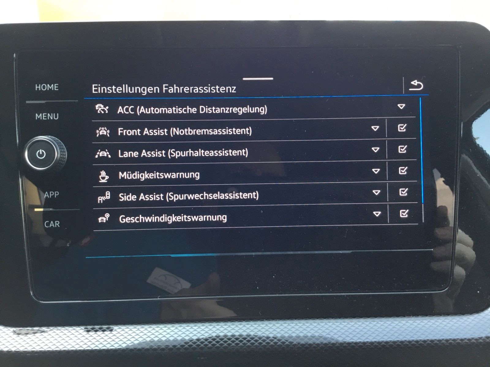 Fahrzeugabbildung Volkswagen T-Cross 1.0 TSI DSG Life+AHK+ACC+17"+Kamera