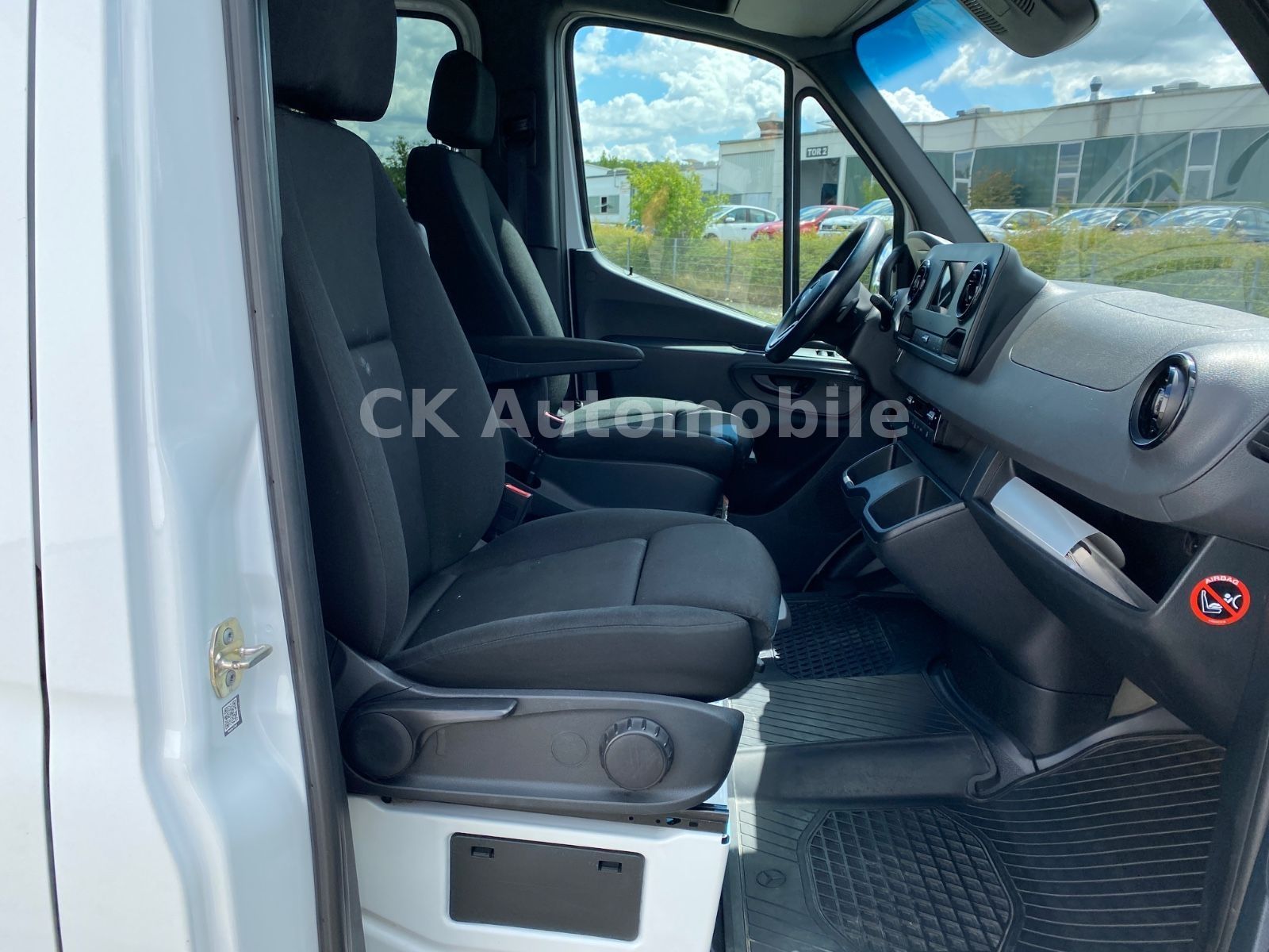 Fahrzeugabbildung Mercedes-Benz Sprinter III Mixto 319CDI Autom./5 Sitze/Navi