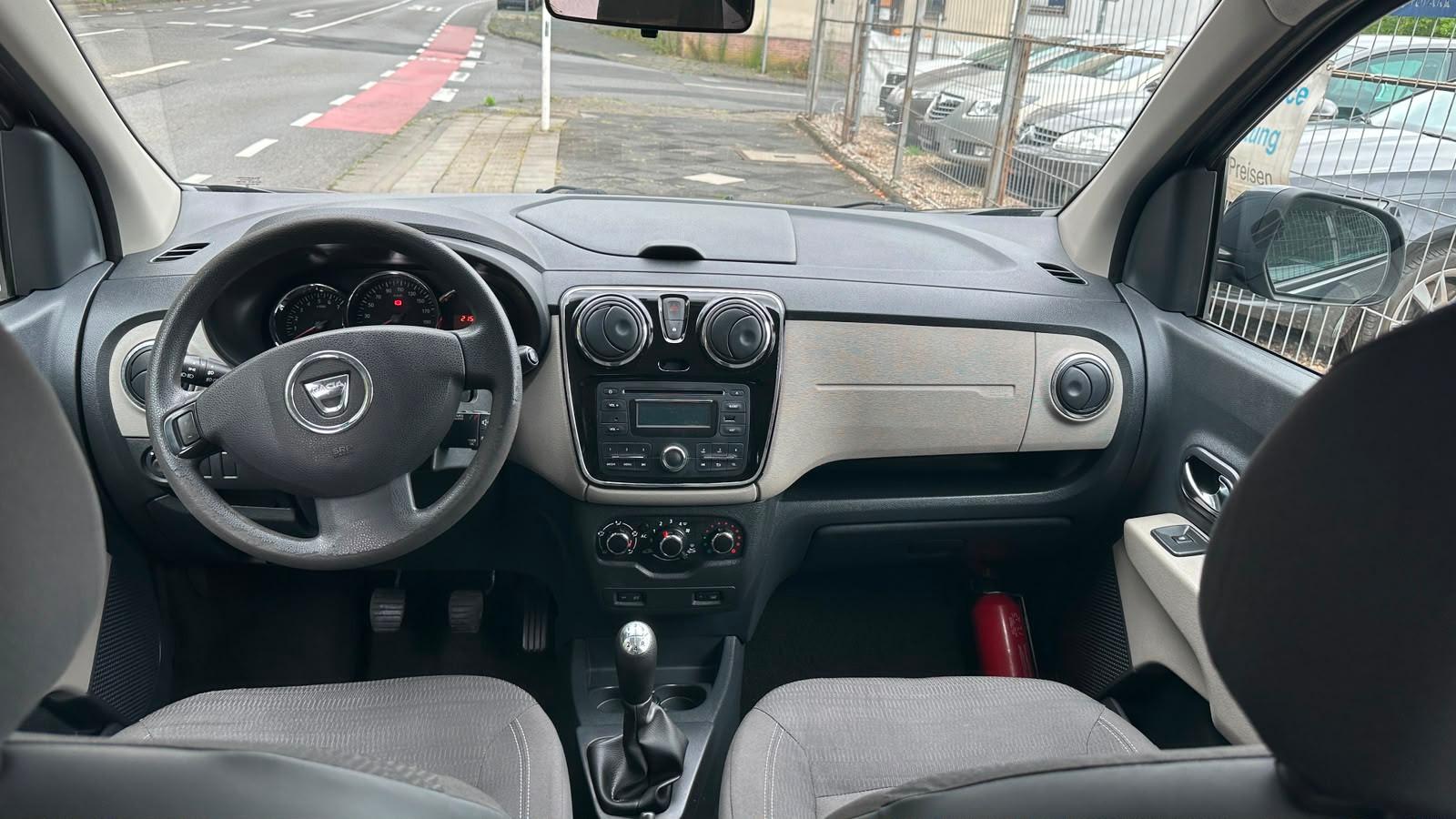 Dacia Lodgy 2012 — photo 11