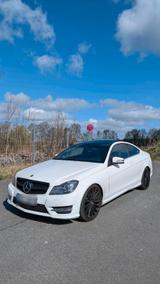 Mercedes-Benz Mercedes C204 350CGI AMG - Mercedes-Benz 350 mit Benzin-Antrieb: Coupe, Automatik