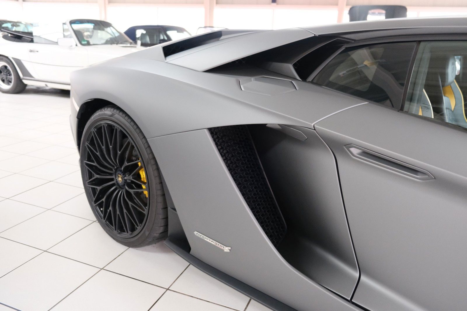 Fahrzeugabbildung Lamborghini Aventador S/Carbon/Lift/Matt/1A Zustand