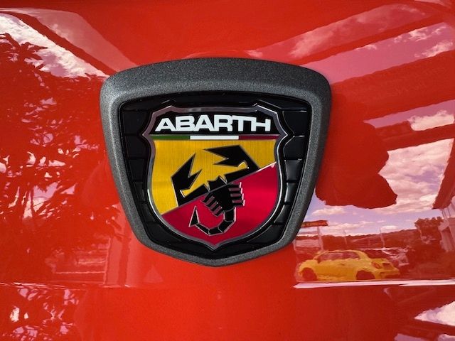 Fahrzeugabbildung Abarth 695 Competizione KLIMA NAVI BEATS
