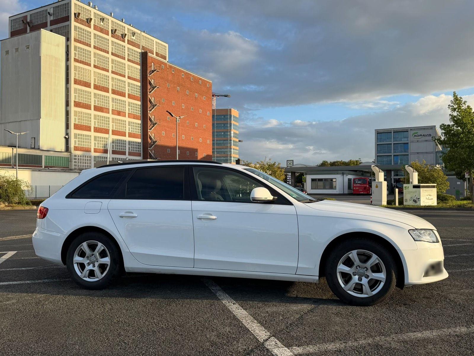 Audi A4 2009 — engine 160 HP (118kW)