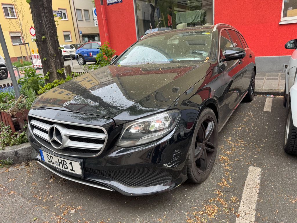 Image of Mercedes-Benz E 220