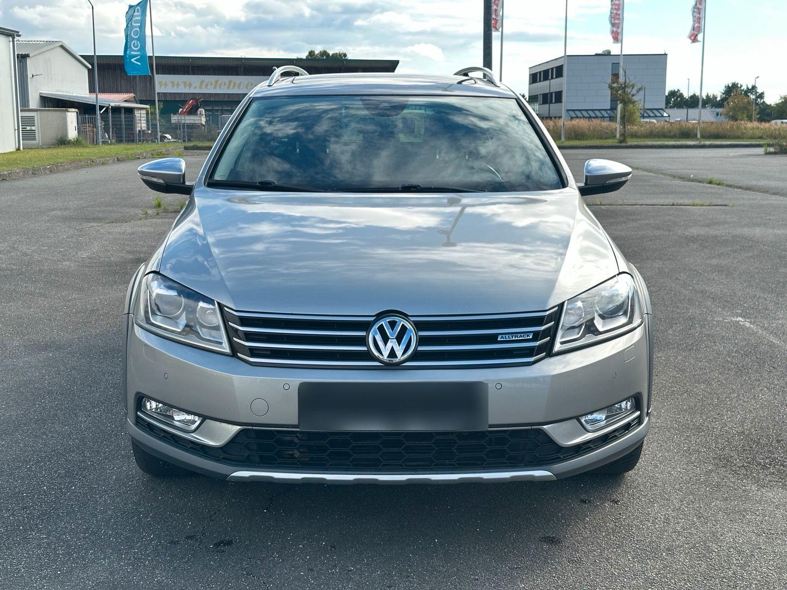Volkswagen Passat Alltrack 2012 — вигляд ззаду