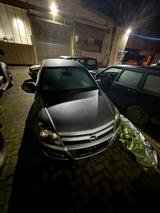Opel Astra 1.7 dcti - Opel Astra aus 2004 mit Diesel-Antrieb