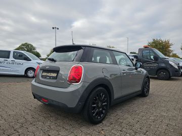 Bild 5 MINI One 1.5 LED Mehrzonenklima Fahrerprofil Ambiente