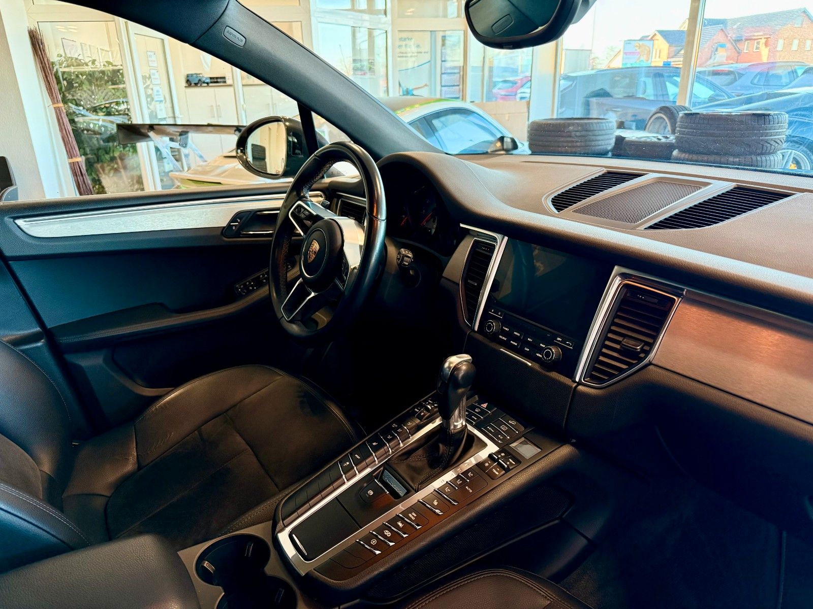 Fahrzeugabbildung Porsche Macan S Panorama, BOSE, DAB, Sportabgasanlage