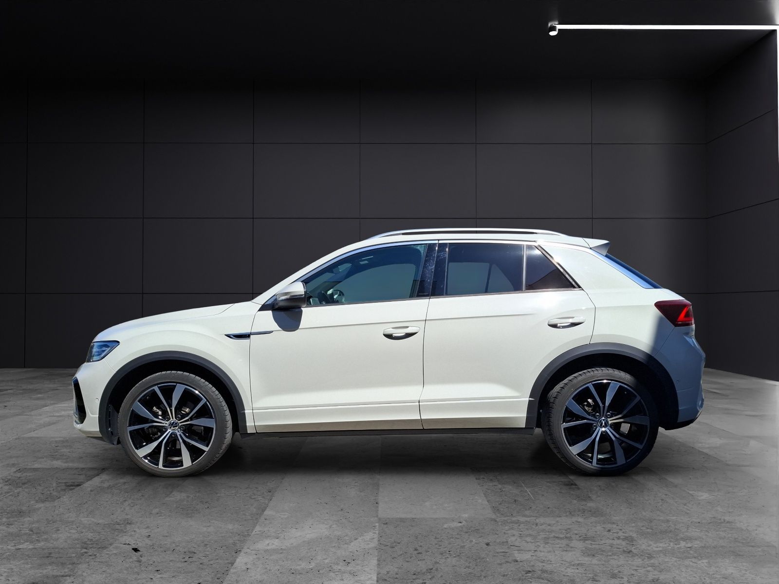 Fahrzeugabbildung Volkswagen T-Roc TSI R-Line Matrix Navi AID Park-Assist SH