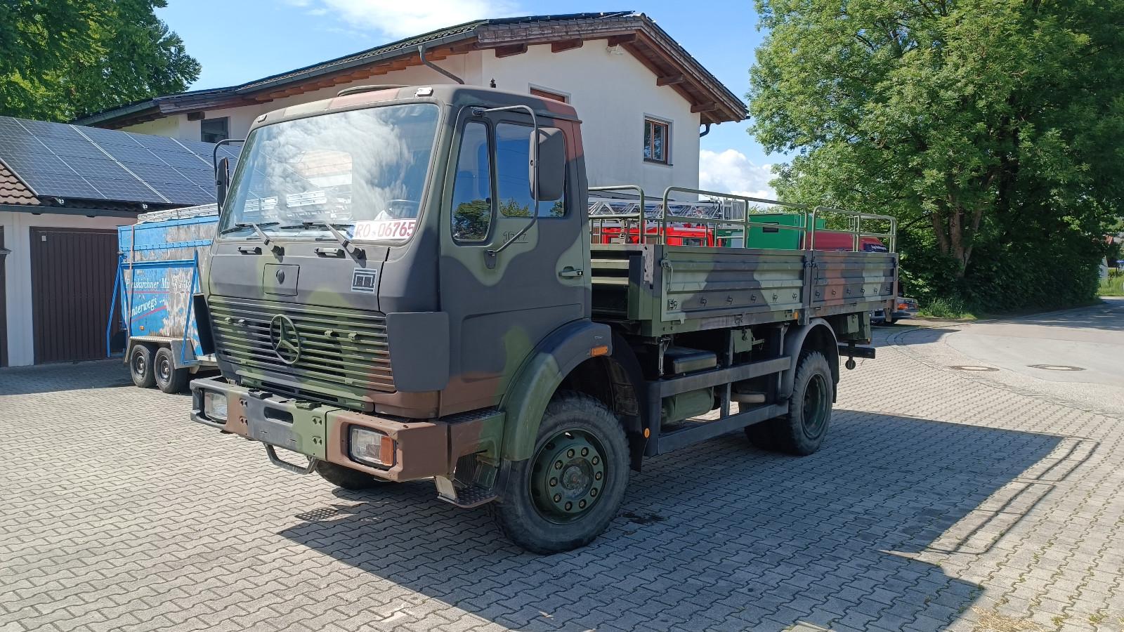 Mercedes-Benz 1017 A 4x4 Allrad Pritsche guter Zustand 2x vorh