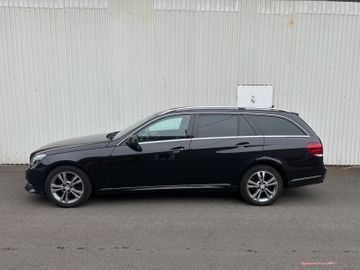 Mercedes E 220 - 1