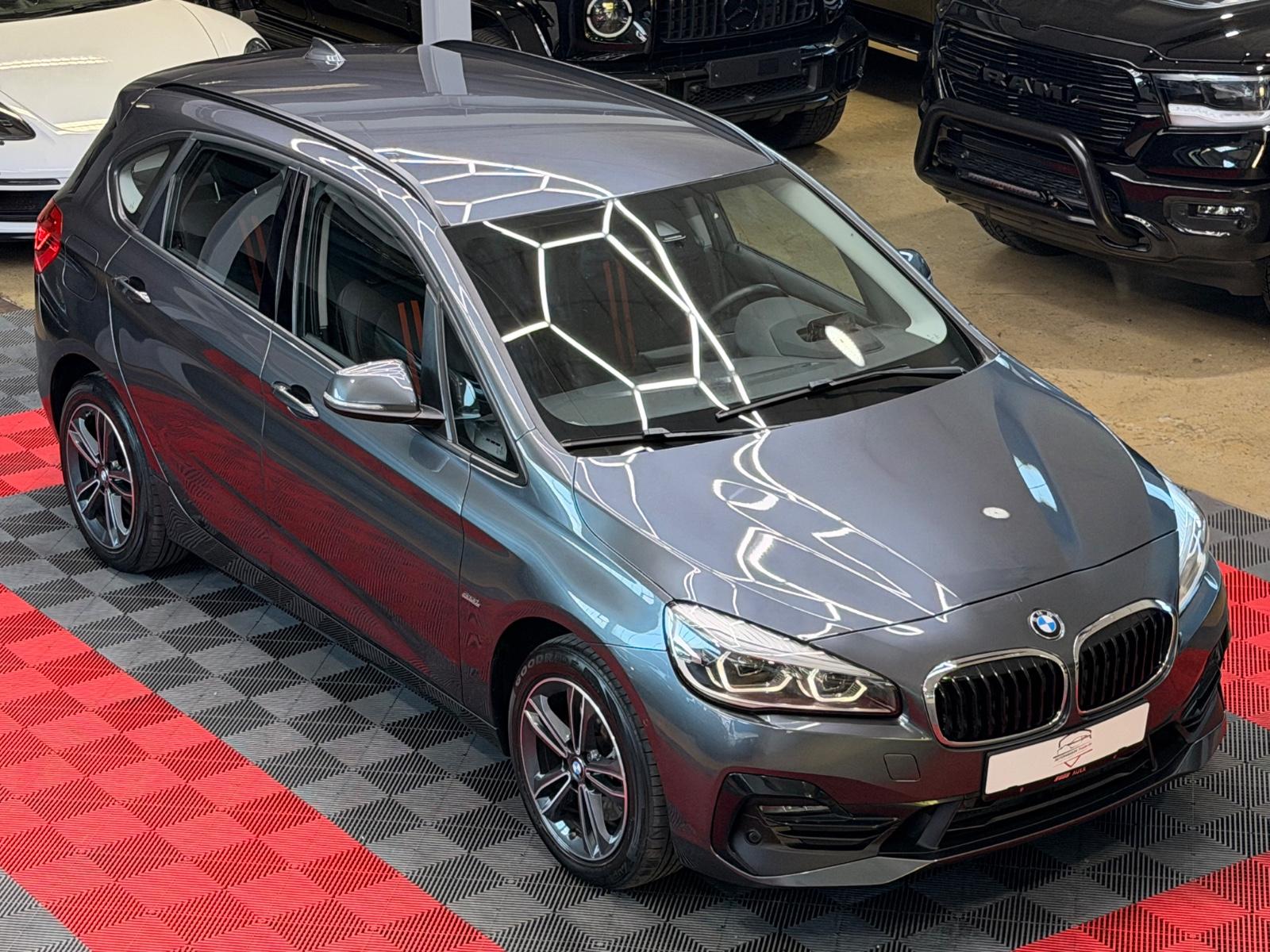 BMW 218d Active Tourer Sport Line HUD Keyless Kamera