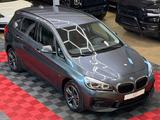 BMW 218d Active Tourer Sport Line HUD Keyless Kamera - mit Diesel-Antrieb: Grau, Kleinwagen
