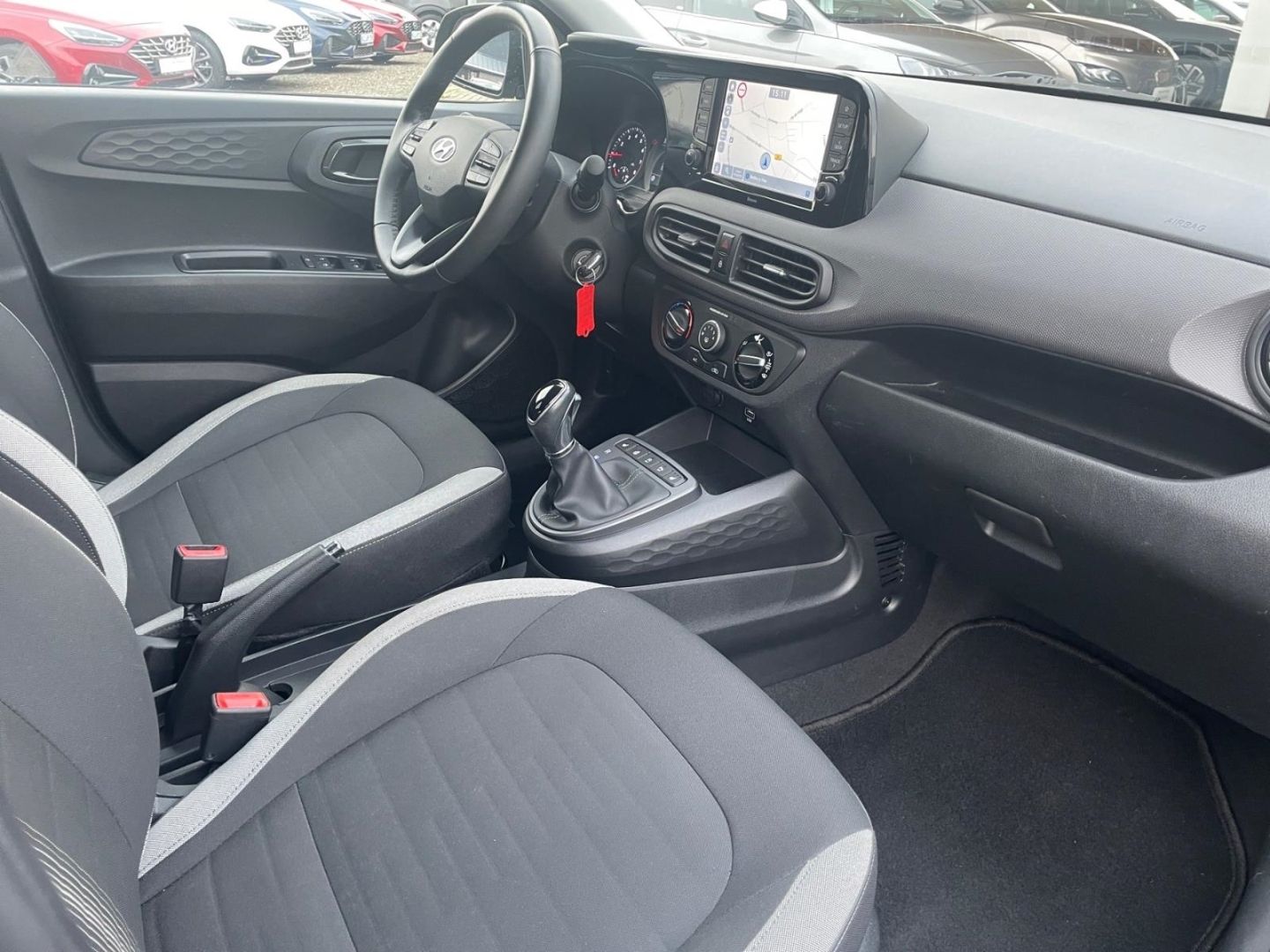 Fahrzeugabbildung Hyundai i10 1.0 Intro Edition Navi Kamera Sitzheizung Rü