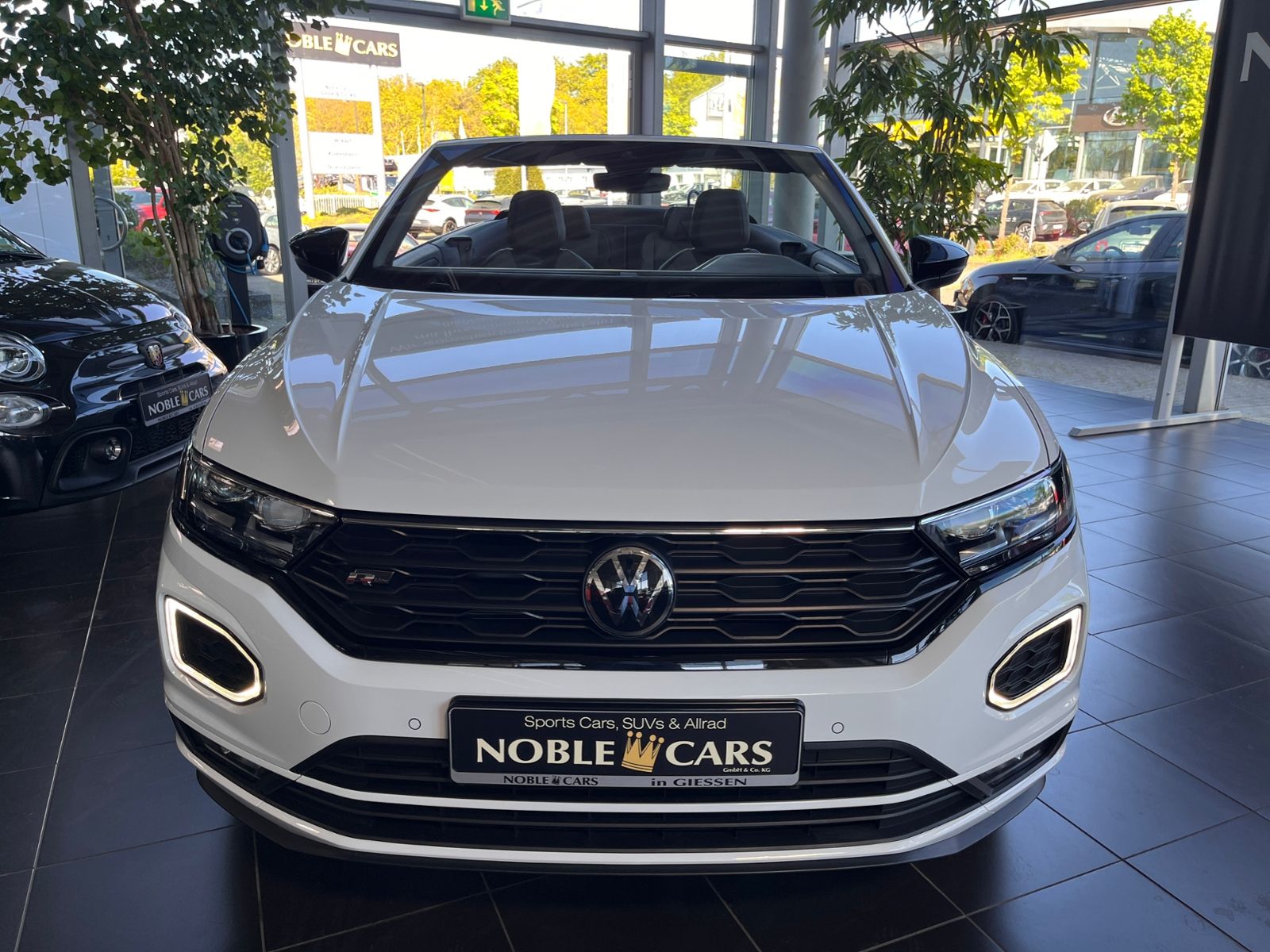 Fahrzeugabbildung Volkswagen T-Roc Cabriolet  R-Line Black ACC LED NAV RFK