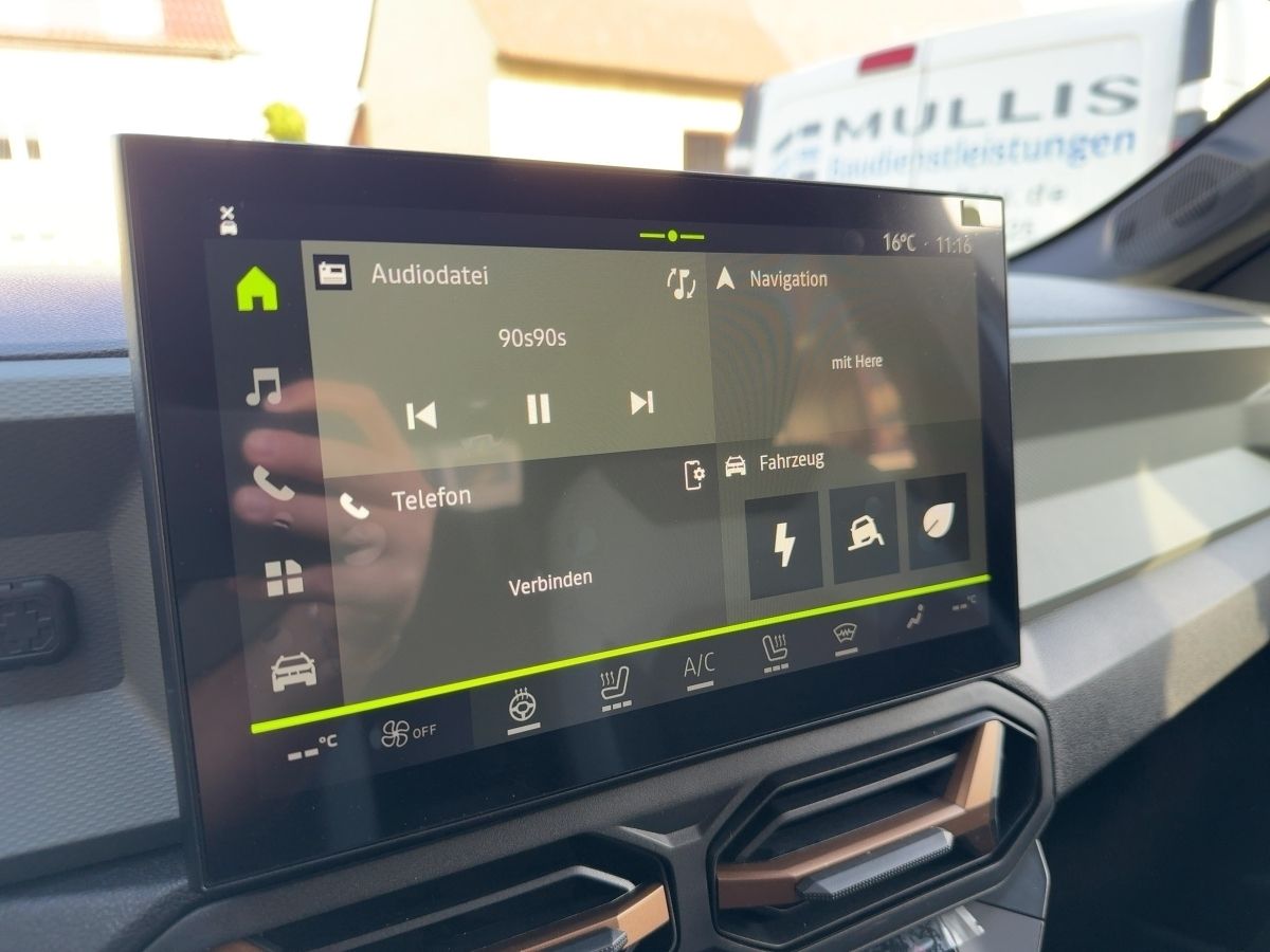 Fahrzeugabbildung Dacia Bigster Extreme HYBRID 155 el. Heckkl. SHZ