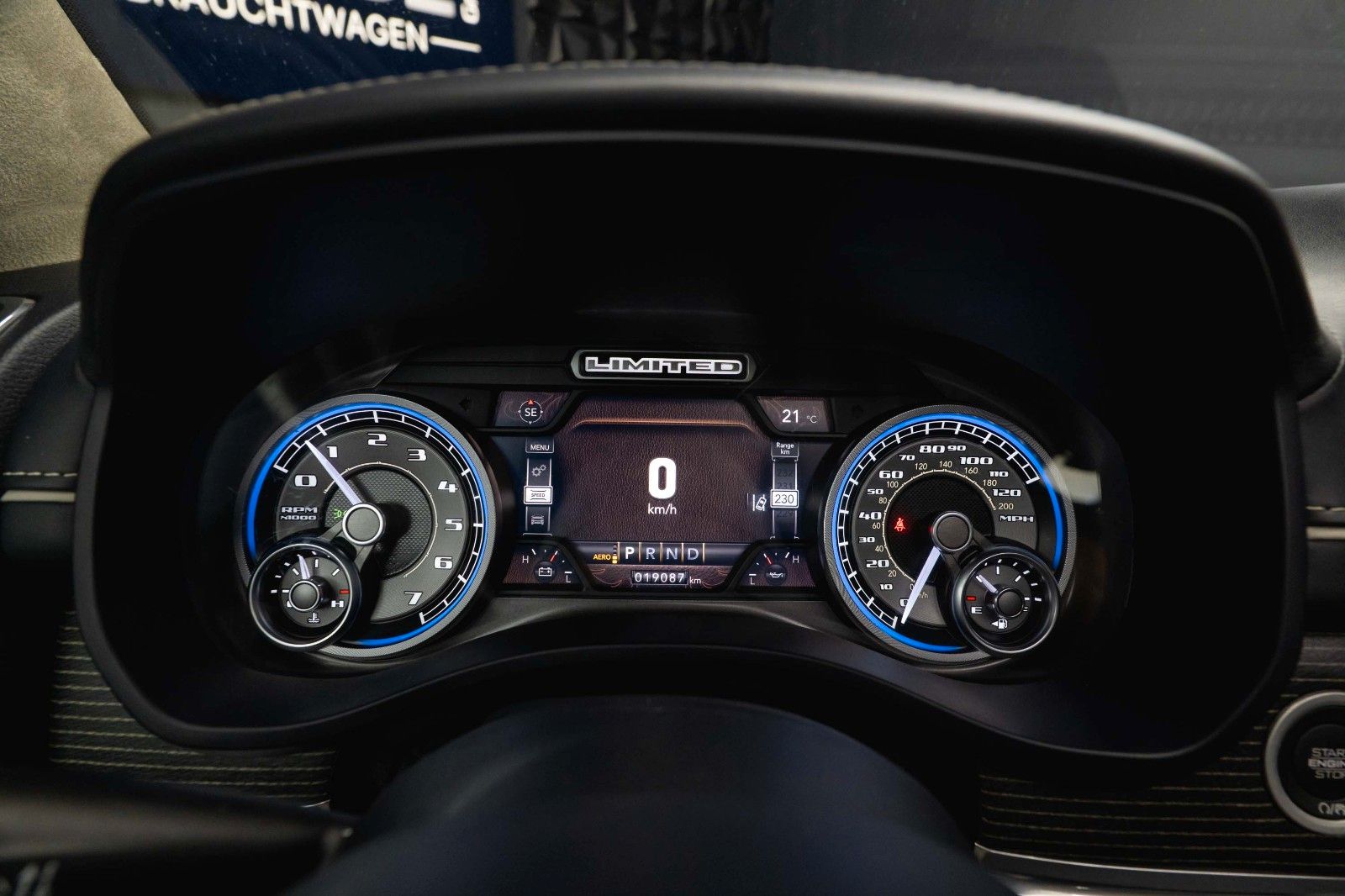 Fahrzeugabbildung Dodge RAM 5.7 V8 HEMI 4x4 LIMITED 10TH ANNIVERSARY ACC