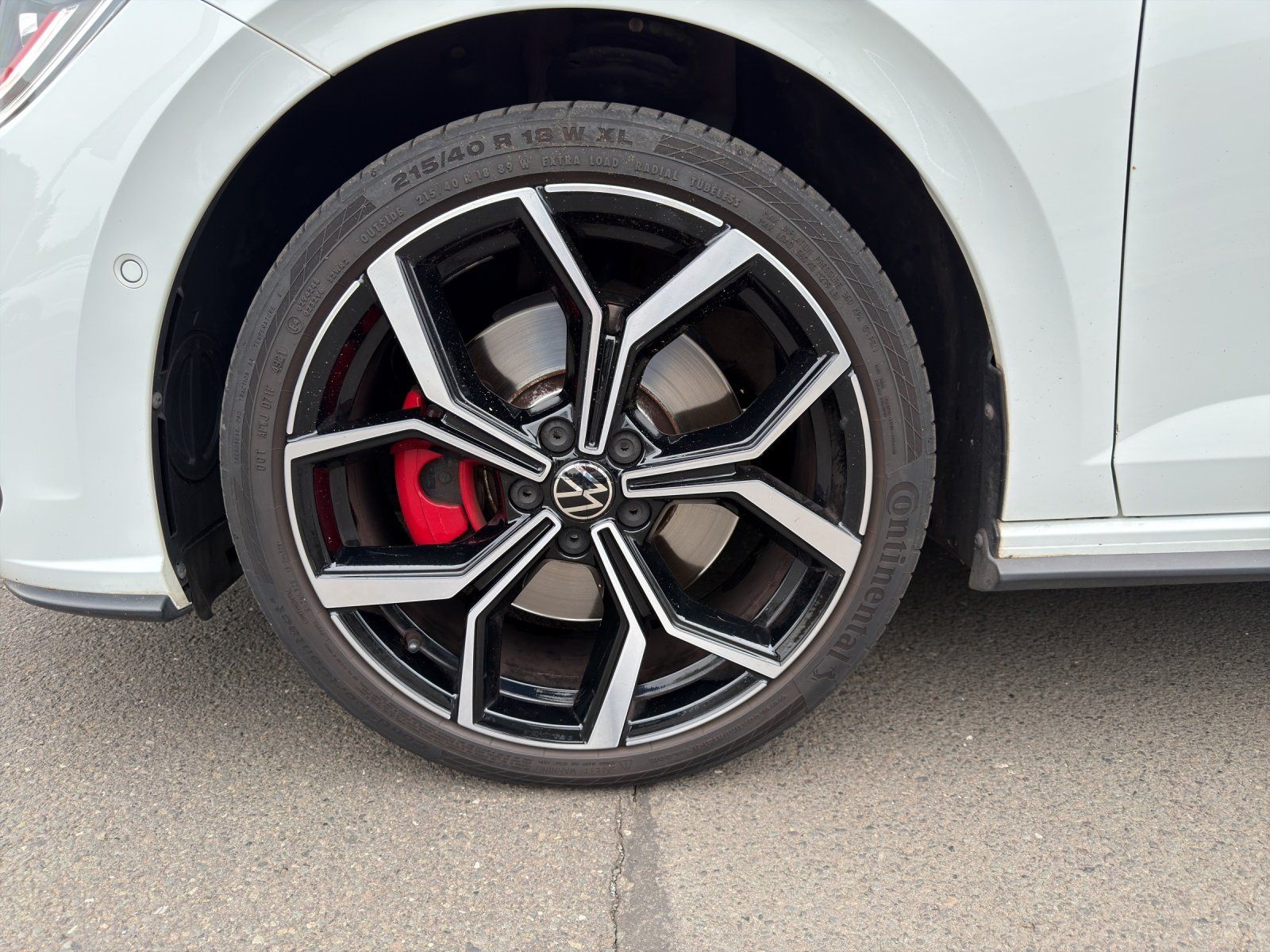 Fahrzeugabbildung Volkswagen Polo VI 2.0 TSI GTI Kamera,LED,Matrix,Navi,PDC